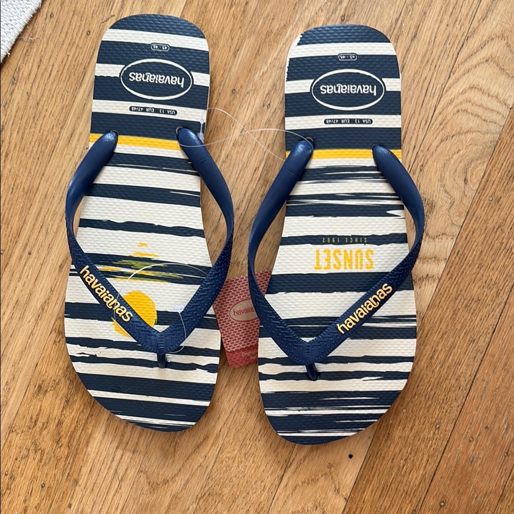 Havaianas Navy and White Sunset Flip Flops